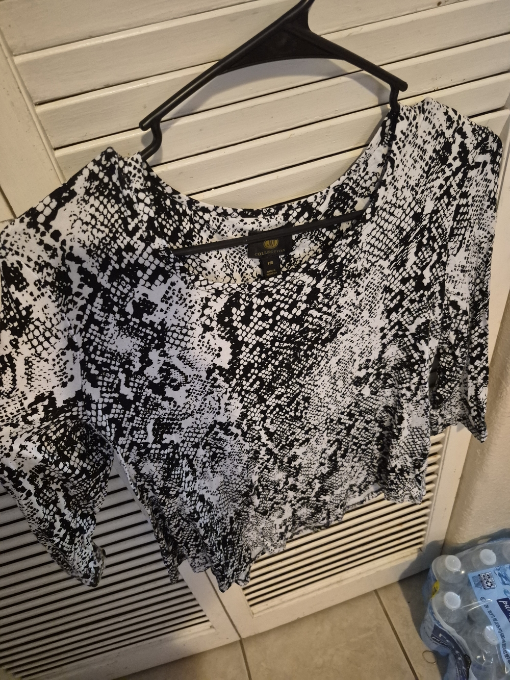 Black & White Snake-Print Women's Top